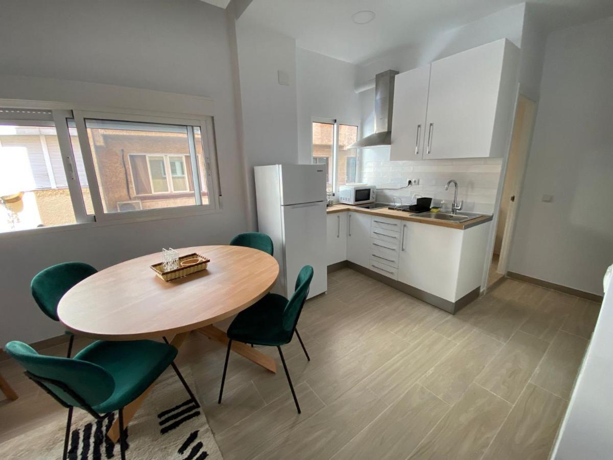 City Center And Beach Renovated Apartment Fuengirola Bagian luar foto
